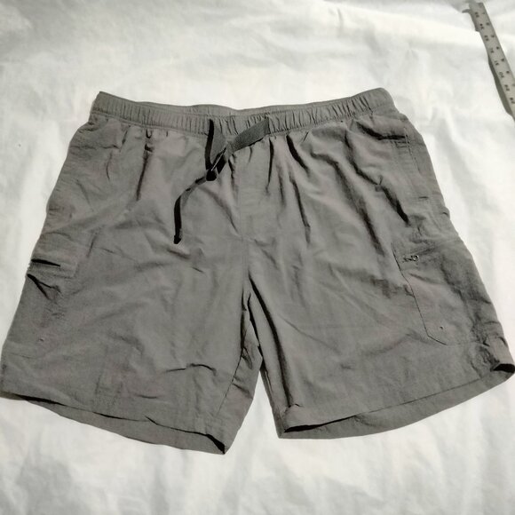 Columbia Cargo Shorts Womens 2XL Gray Quick Dry Hiking Camping Outdoor - Picture 1 of 7